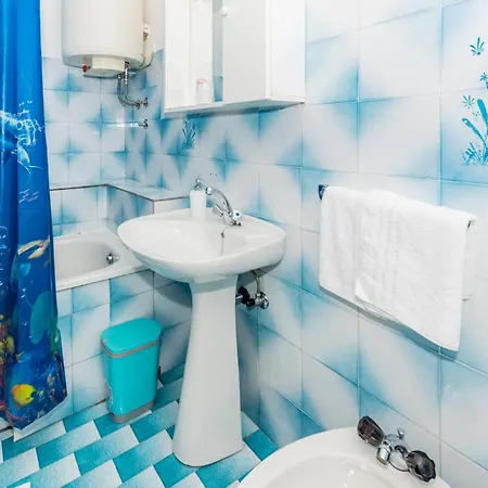 With Parking Space - 27705 Apartman *