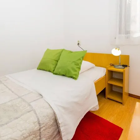 Apartman With Parking Space - 27705 *